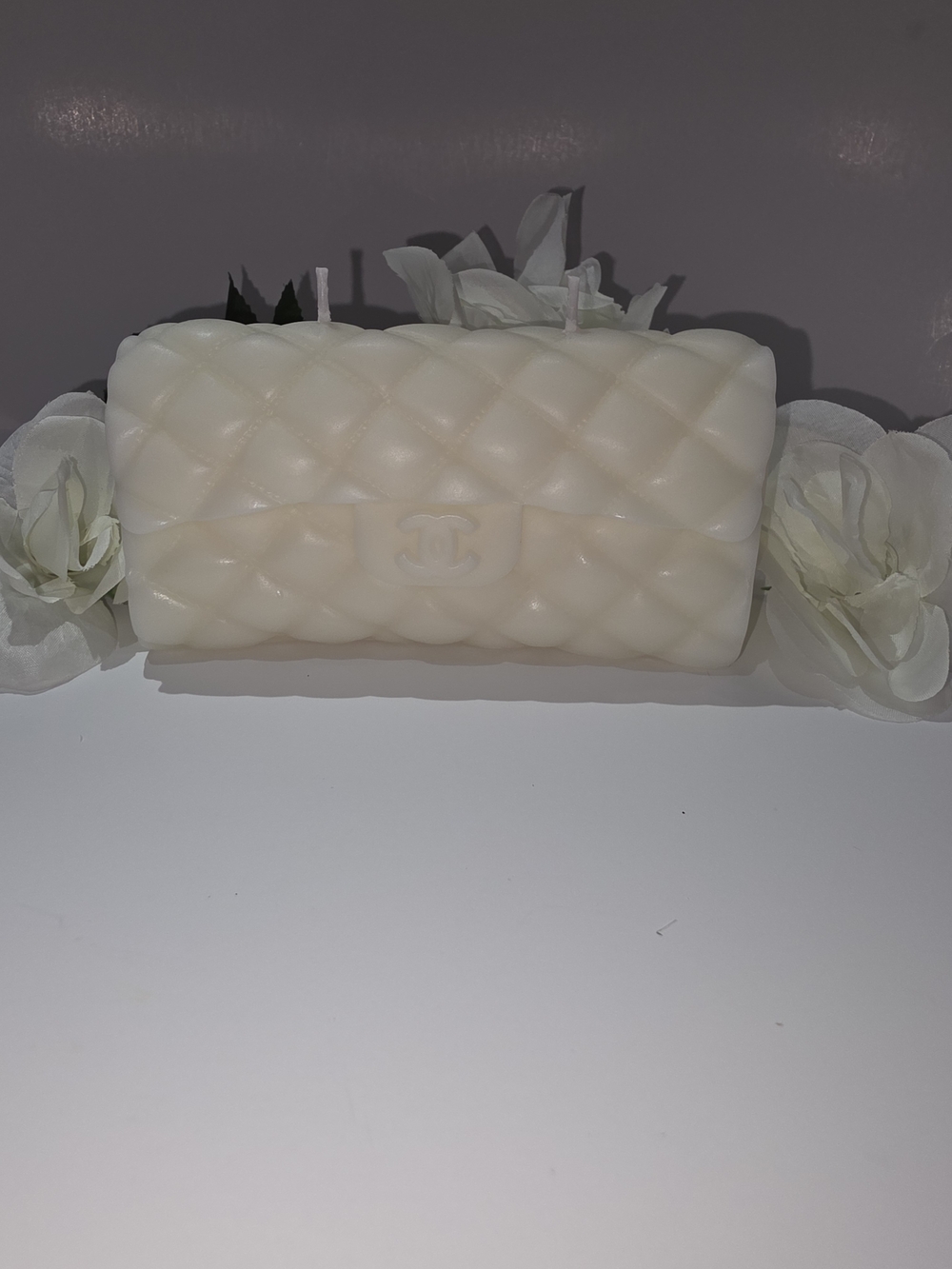 New Without Tag Quilted Ivory Women’s Wallet - Designer-Inspired Candle.